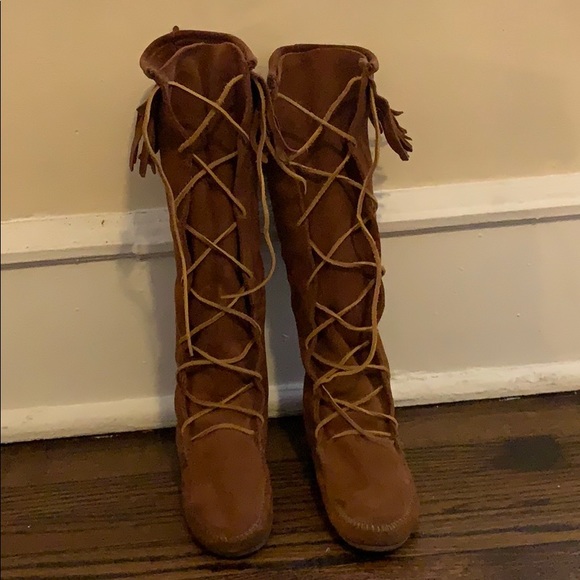 Minnetonka Lace Up Moccasin Boots - Picture 2 of 4